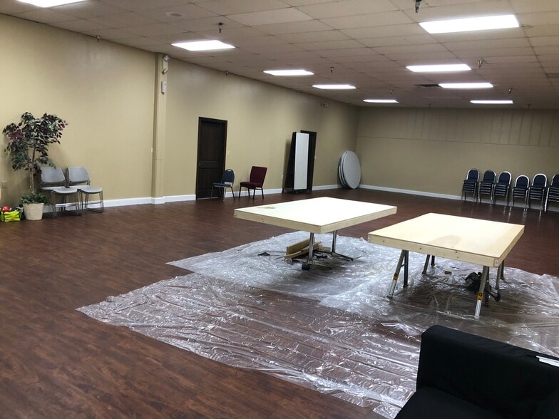 More Photos Of 6250 Memorial Dr, Stone Mountain Religious Facility For Lease