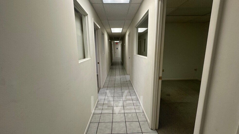 More Photos Of 1926 Harrison St, Hollywood Medical For Lease