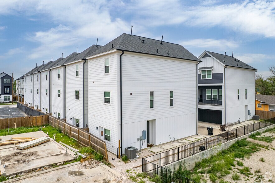 More Photos Of 316 Thornton Rd, Houston Apartments For Sale