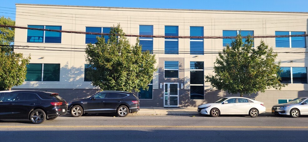 Primary Photo Of 3512 Quentin Rd, Brooklyn General Retail For Lease