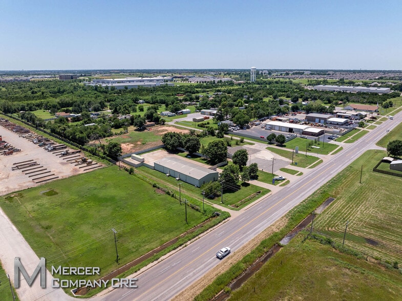 More Photos Of 10108 NW 10th St, Yukon Warehouse For Sale