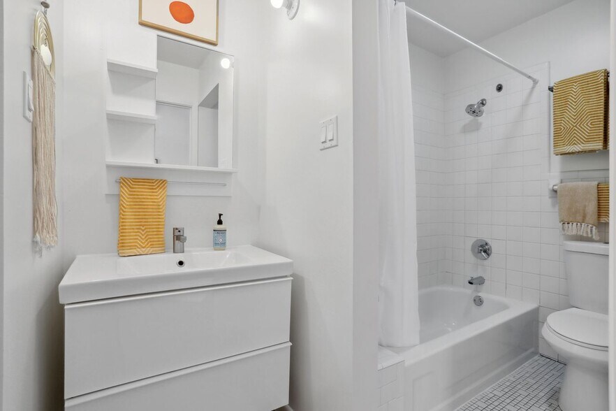 More Photos Of 3135 Dauphine St, New Orleans Apartments For Sale