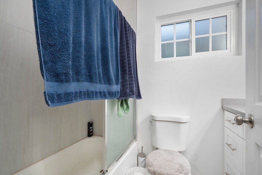 More Photos Of 6653 Darby Ave, Reseda Apartments For Sale