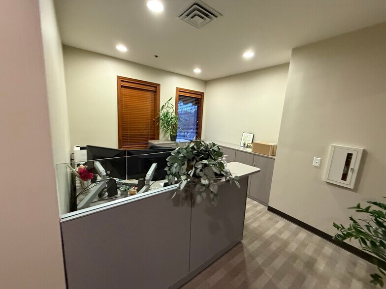 More Photos Of 291 E Shore Dr, Eagle Office For Lease