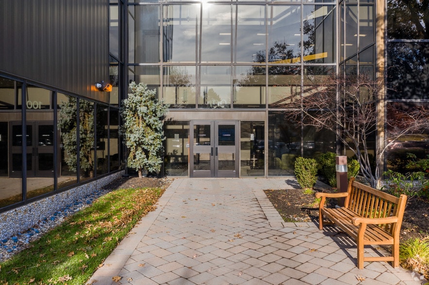 Primary Photo Of 100 Franklin Sq Dr, Somerset Office For Lease