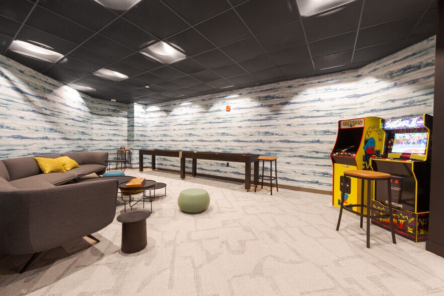 More Photos Of 200 W Madison St, Chicago Office For Lease