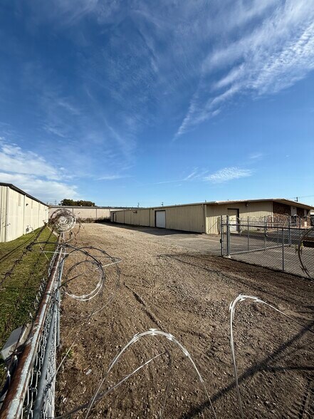 More Photos Of 4068 Hatcher Cir, Memphis Warehouse For Sale