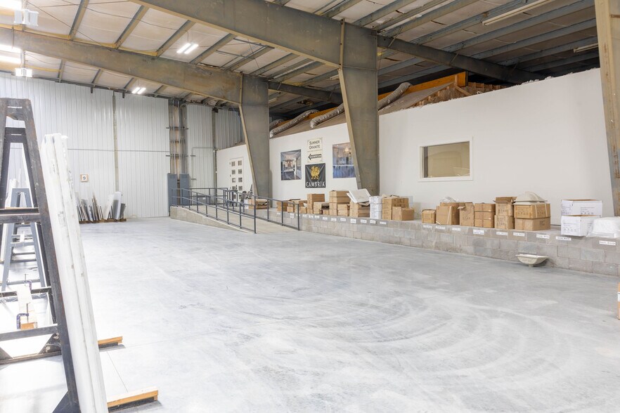 More Photos Of 5830 Highway 231 S, Castalian Springs Showroom For Sale