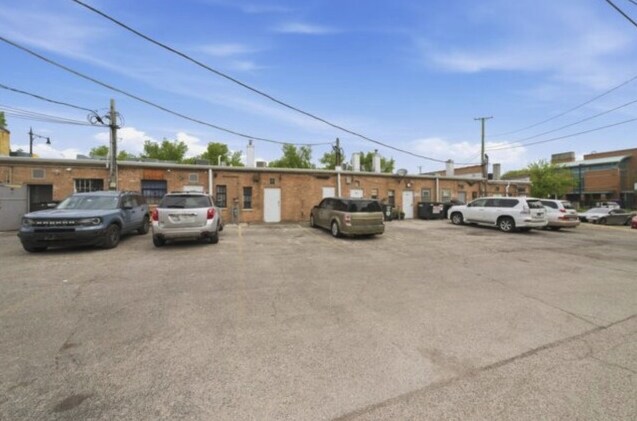 More Photos Of 5337-5353 W Devon Ave, Chicago Storefront Retail Office For Sale