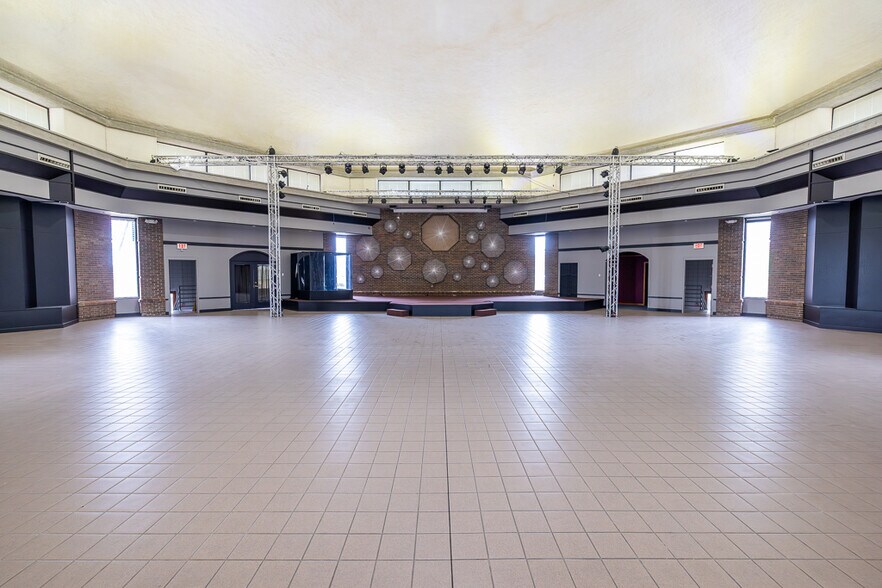 More Photos Of 800 SW 150 Hwy, Lee's Summit Office For Sale