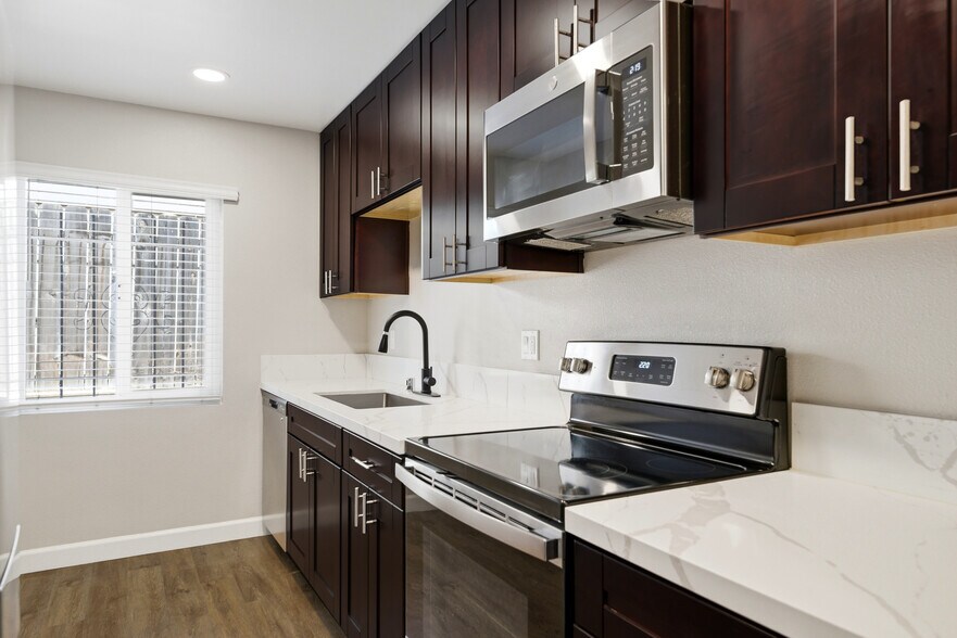 More Photos Of 8969 Grossmont Blvd, La Mesa Apartments For Sale