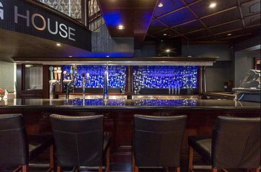 More Photos Of 9254 Nowell St, Chilliwack Restaurant For Lease