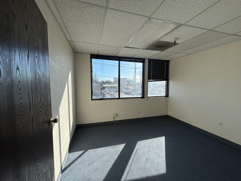 More Photos Of 1501 El Camino Ave, Sacramento Medical For Lease