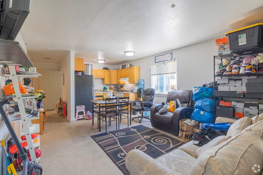 More Photos Of 3142 Coolidge Ave, Oakland Apartments For Sale