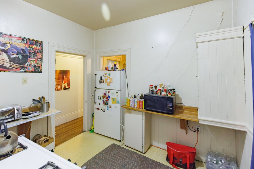 More Photos Of 667 10th St, Oakland Multifamily For Sale