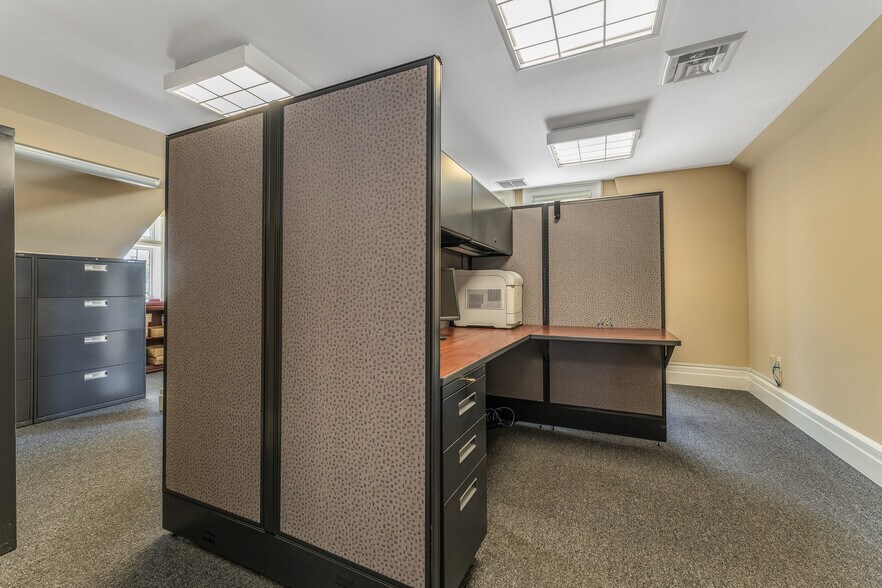 More Photos Of 1 Main St, Flemington Office For Sale