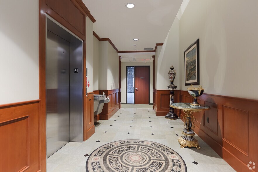 More Photos Of 701 NE 136th Ave, Vancouver Office For Lease