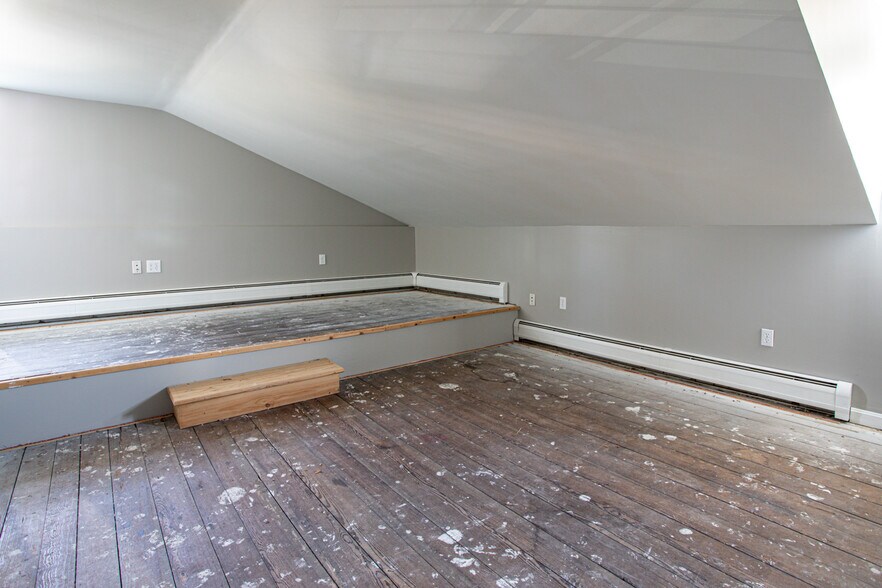 More Photos Of 399 N Main St, Fall River Office Residential For Sale