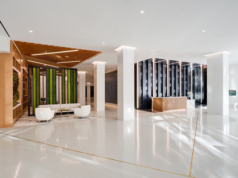 More Photos Of 2450 Crystal Dr, Arlington Office For Lease