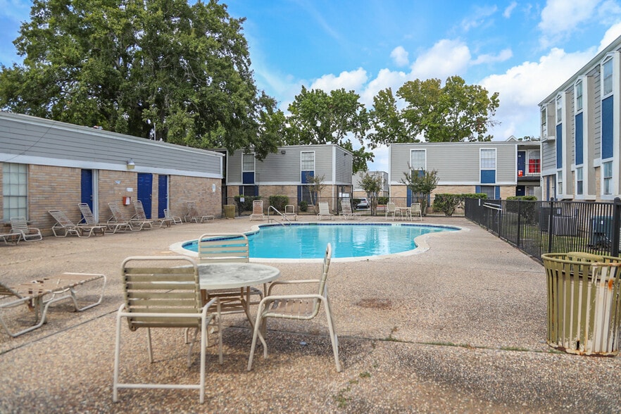 More Photos Of 8600 Theta St, Houston Apartments For Sale