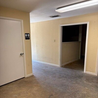 More Photos Of 2130 Hoskins Dr, Houston Office For Lease