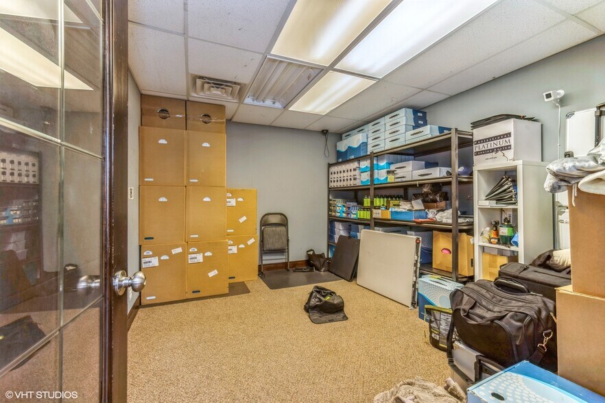More Photos Of 3425 Dempster St, Skokie Office For Lease