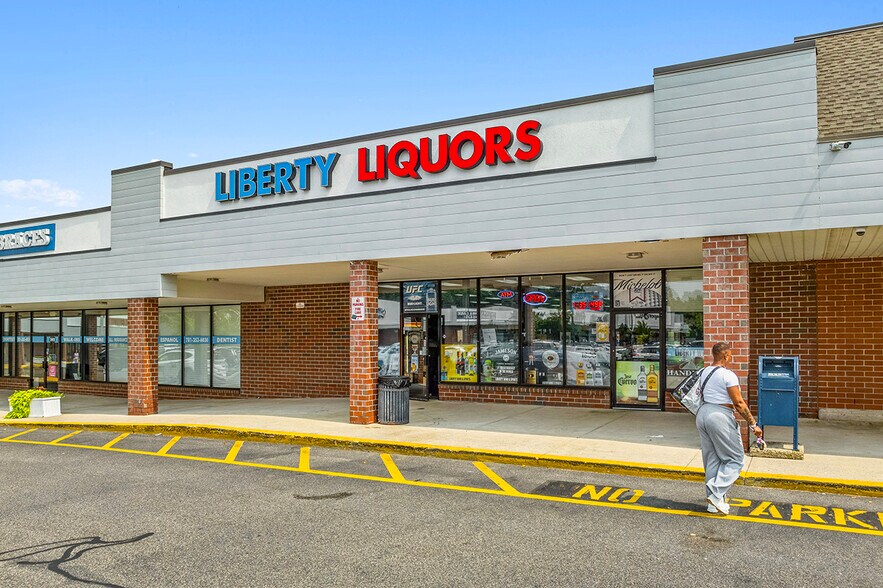 More Photos Of 238-310 Grove St, Braintree Unknown For Lease