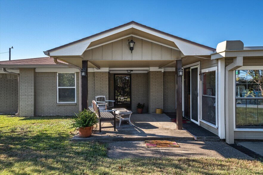 More Photos Of 28323 I-20, Wills Point Restaurant For Sale