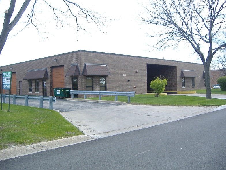 Primary Photo Of 260 Cortland Ave, Lombard Warehouse For Lease