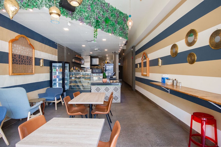 More Photos Of 1033 Granville St, Vancouver Apartments For Sale