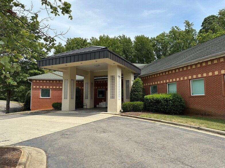 More Photos Of 500 Holly Springs Rd, Holly Springs Medical For Lease