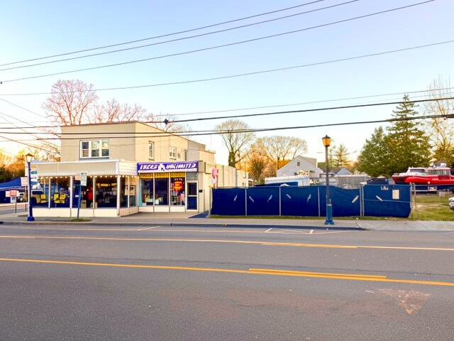 Primary Photo Of 362-364 Larkfield Rd, East Northport Storefront Retail Residential For Lease
