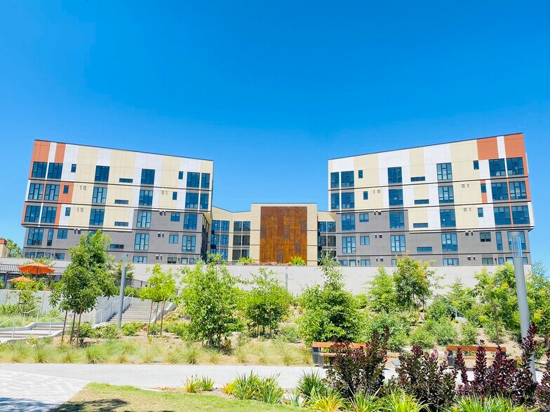 More Photos Of 1291-1295 Oakmead Pky, Sunnyvale Unknown For Lease