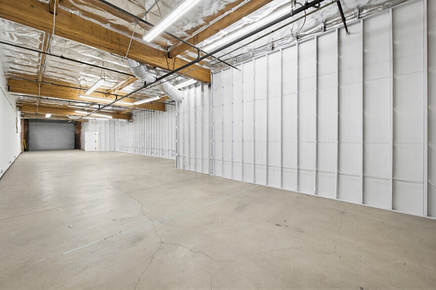 More Photos Of 3380 Livonia Ave, Los Angeles Light Manufacturing For Lease