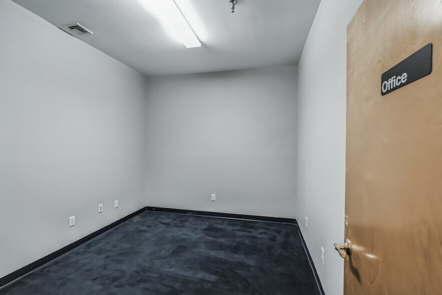 More Photos Of 600 Deer Rd, Cherry Hill Light Distribution For Sale