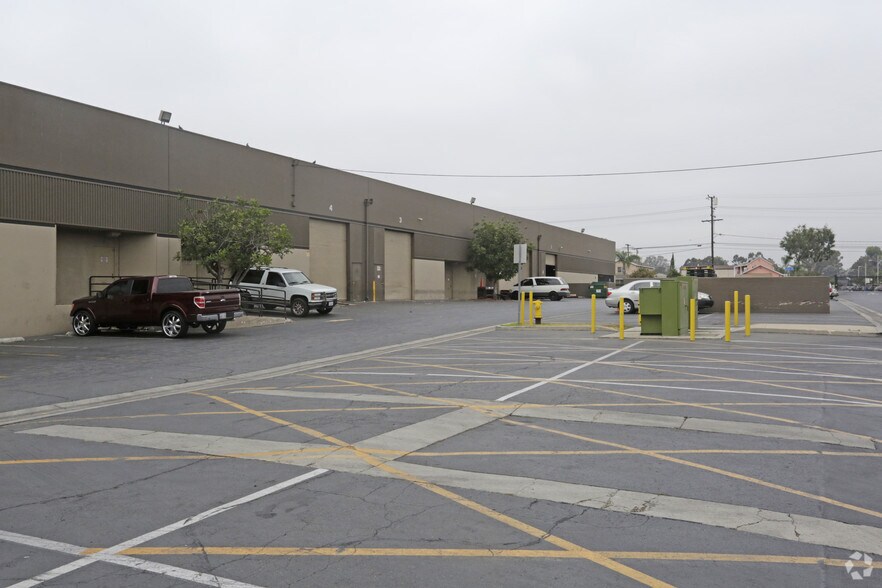 More Photos Of 13104 Avalon Blvd, Los Angeles Warehouse For Lease