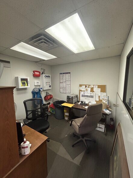 More Photos Of 2301 N Bendix Dr, South Bend Unknown For Lease