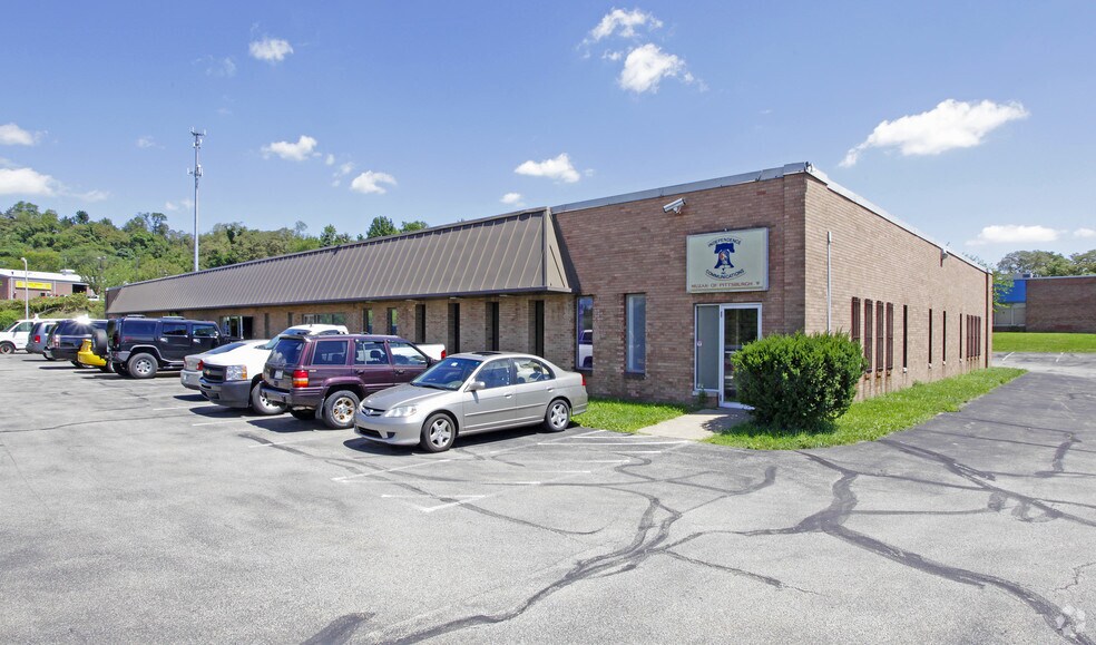 Primary Photo Of 1711 Douglas Dr, Pittsburgh Office For Lease