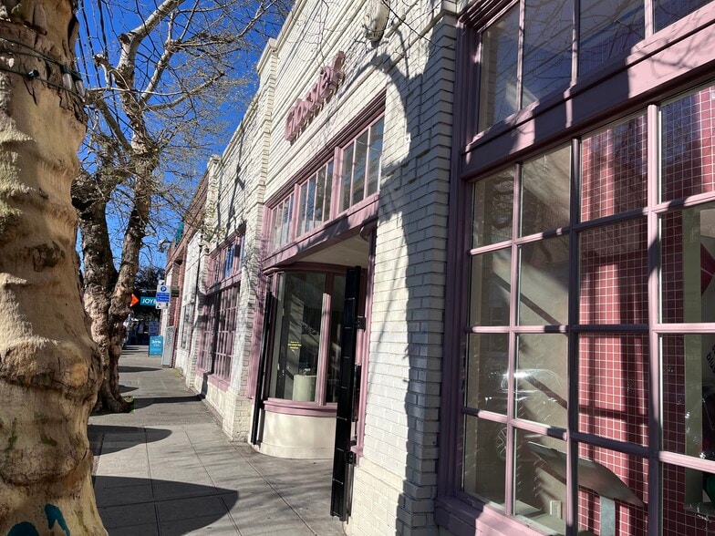 Primary Photo Of 1514 10th Ave, Seattle Freestanding For Lease