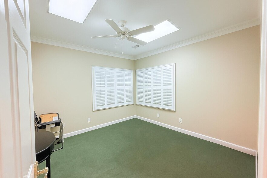 More Photos Of 500 Sun Valley Dr, Roswell Office For Sale