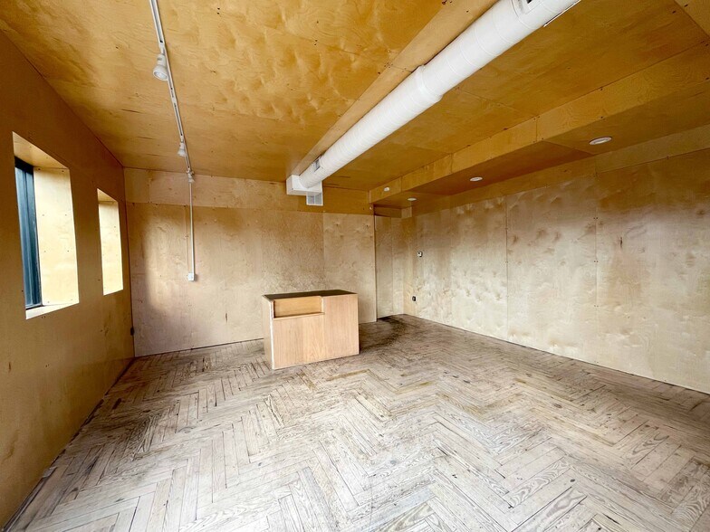 More Photos Of 5528 1st Ave S, Birmingham General Retail For Lease