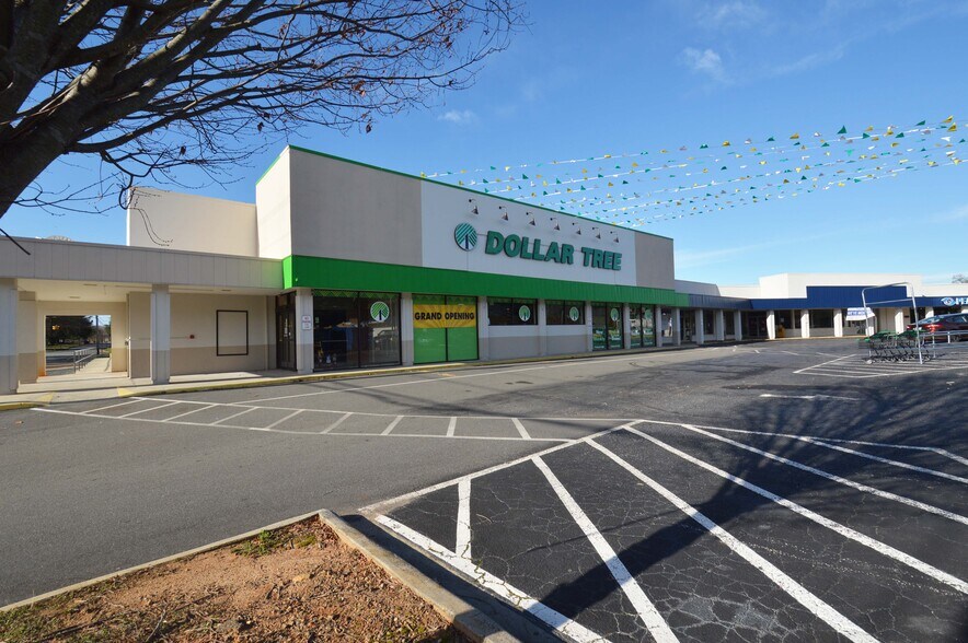 Primary Photo Of 805 N Center St, Statesville Supermarket For Lease
