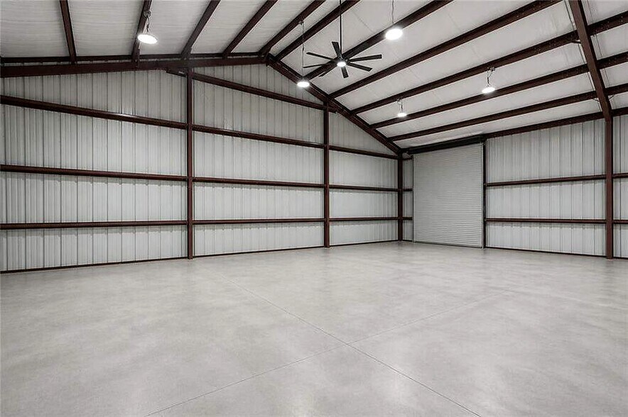 More Photos Of 613 Tallapoosa St W, Bremen Flex For Lease