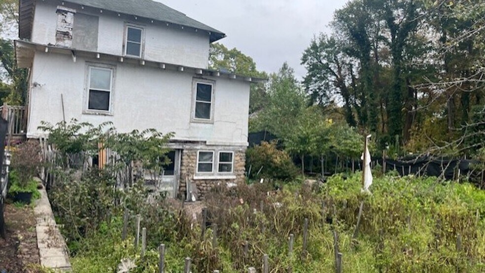 More Photos Of 291 Glen Rd, Woodcliff Lake Garden Center For Lease