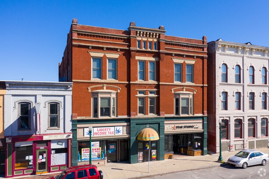 Primary Photo Of 224-226 W Michigan Ave, Ypsilanti Storefront Retail Residential For Lease
