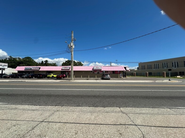 More Photos Of 1907 Kings Rd, Jacksonville General Retail For Sale
