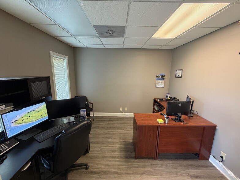 More Photos Of 2447 Locust Creek Dr, Evansville Warehouse For Sale