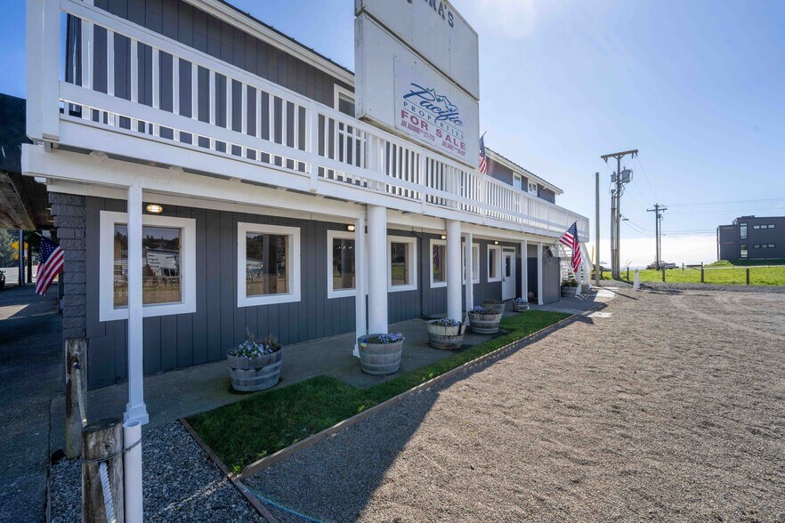 More Photos Of 267 W Sixth St, Port Orford Storefront Retail Residential For Sale