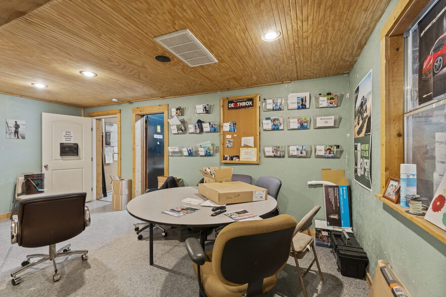 More Photos Of 900 McPhaul, Austin Warehouse For Sale