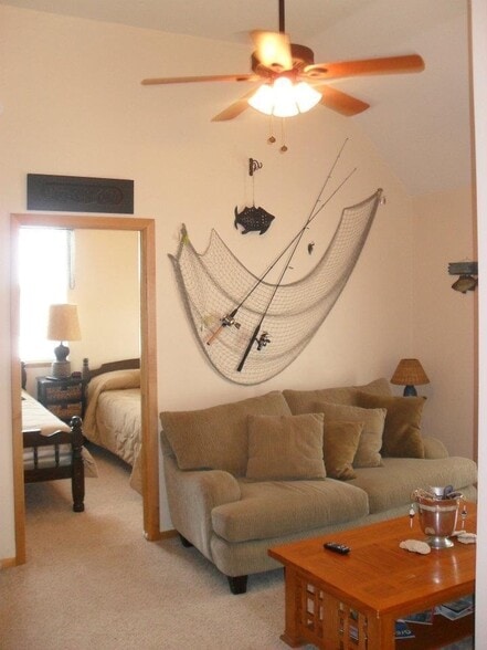 More Photos Of 201 Steele St, Algoma Hotel For Sale